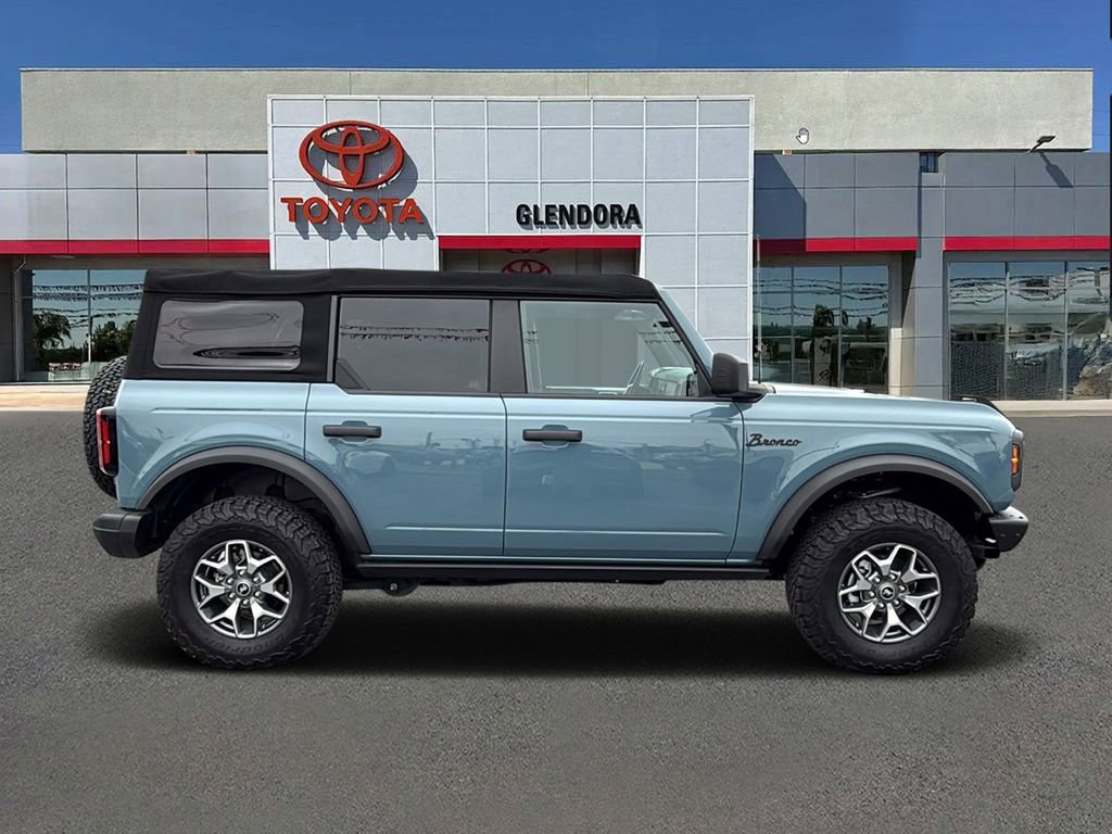 Used 2022 Ford Bronco Badlands image 2