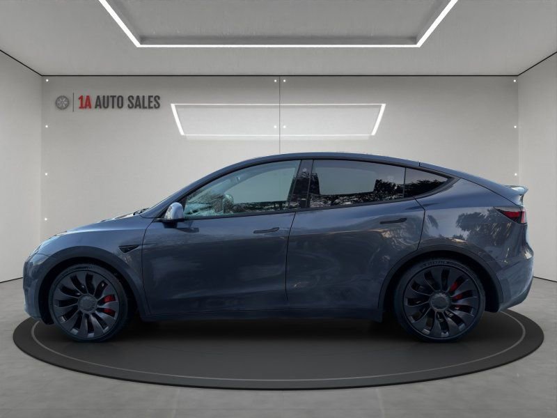 Used 2022 Tesla Model Y Performance image 2