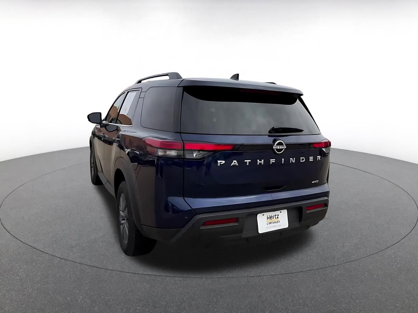 Used 2025 Nissan Pathfinder SV image 11