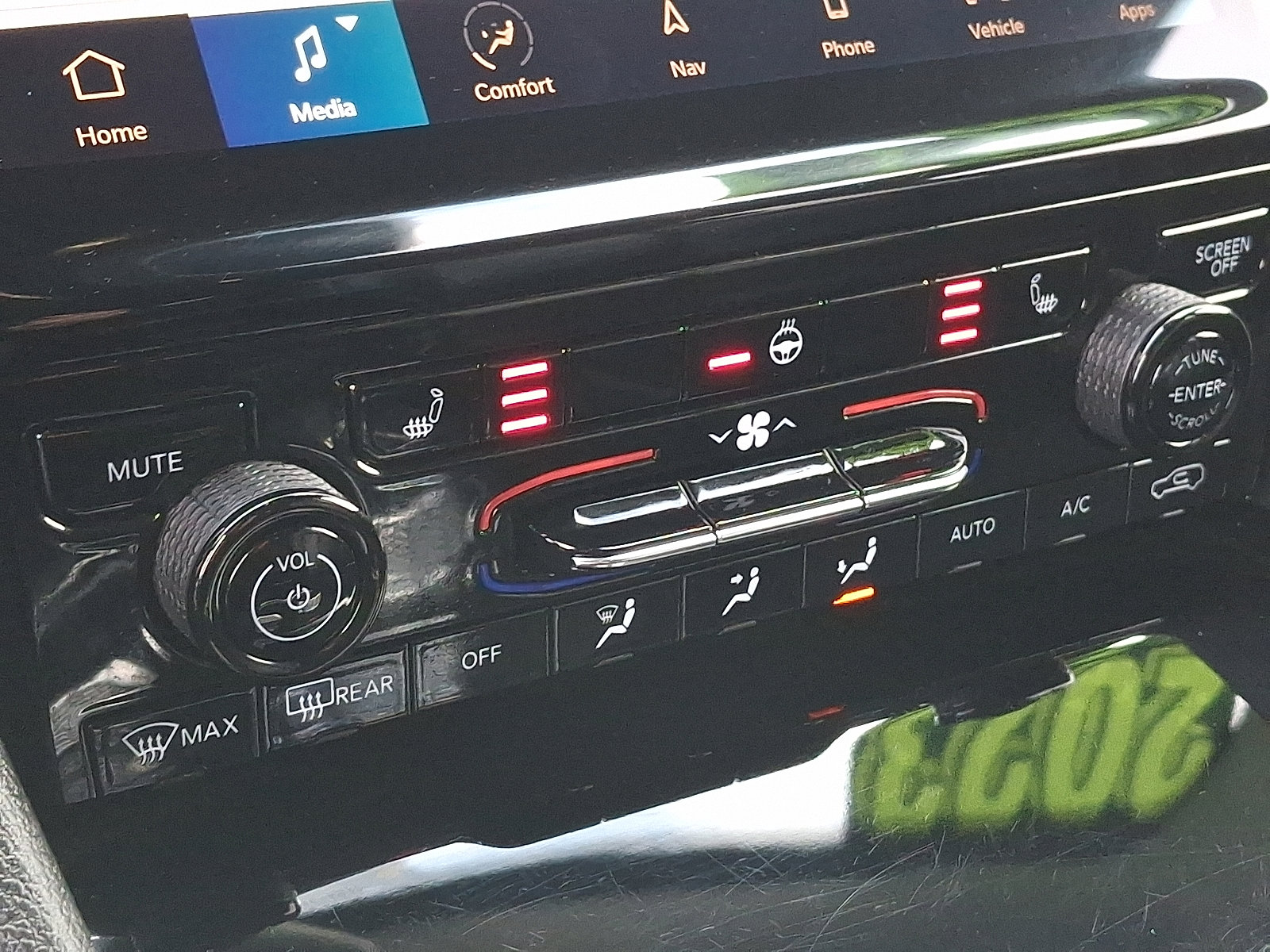 Used 2023 Jeep Grand Cherokee Limited image 16