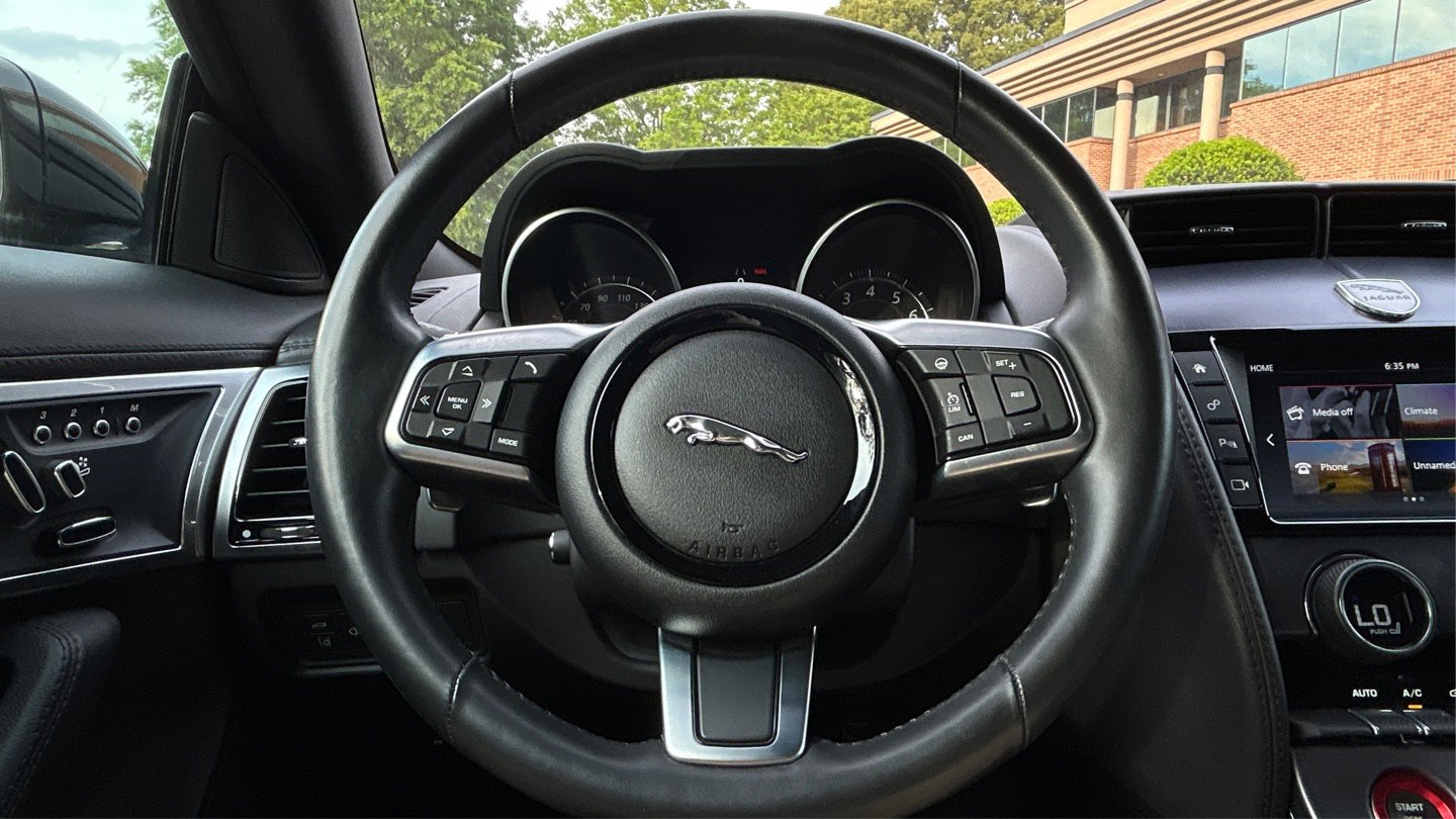 Used 2018 Jaguar F-TYPE Convertible image 10