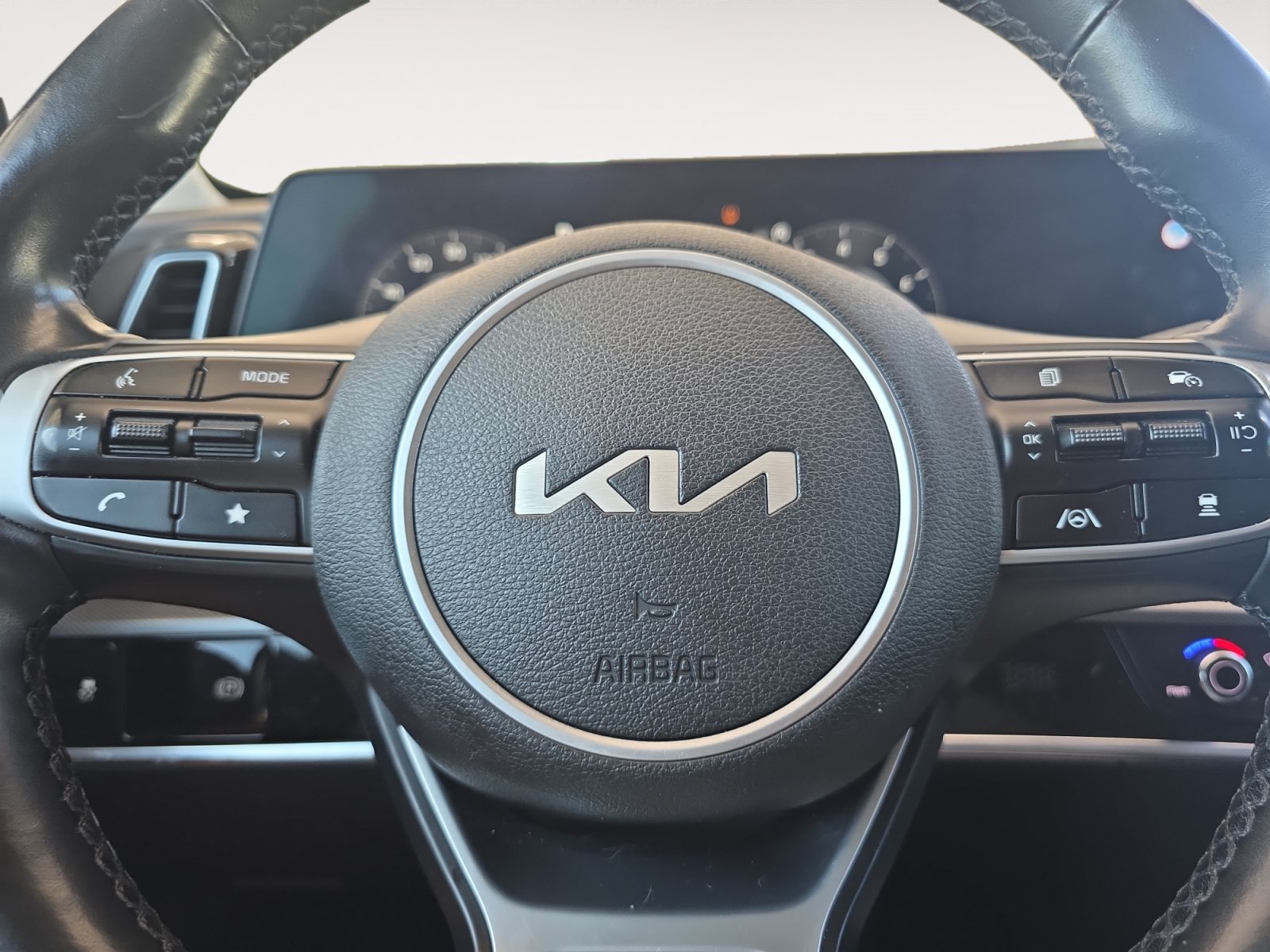 Used 2023 Kia Sportage SX AWD/4WD image 11