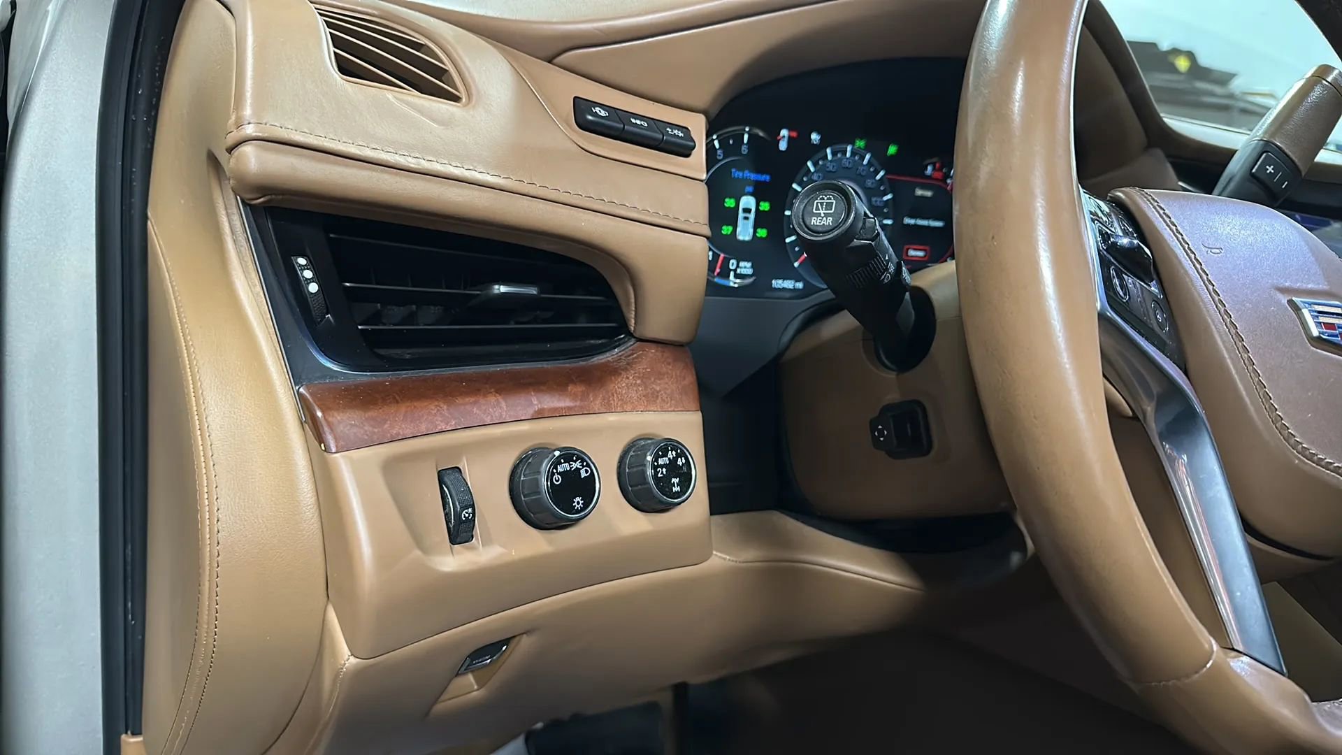 Used 2016 Cadillac Escalade Platinum image 38