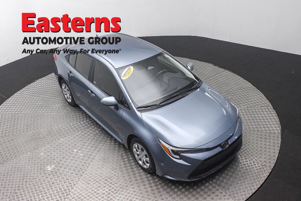 Used 2025 Toyota Corolla LE FWD image 3