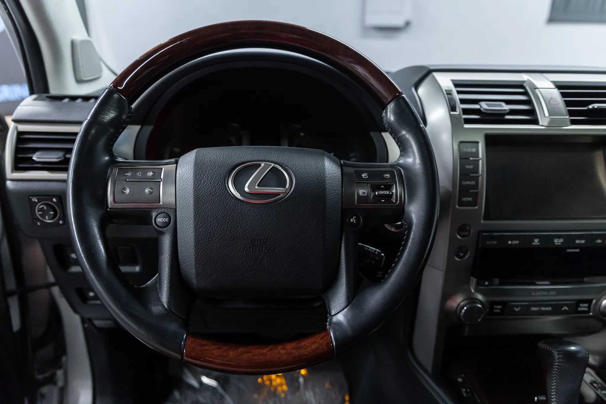 Used 2015 Lexus GX 460 image 28