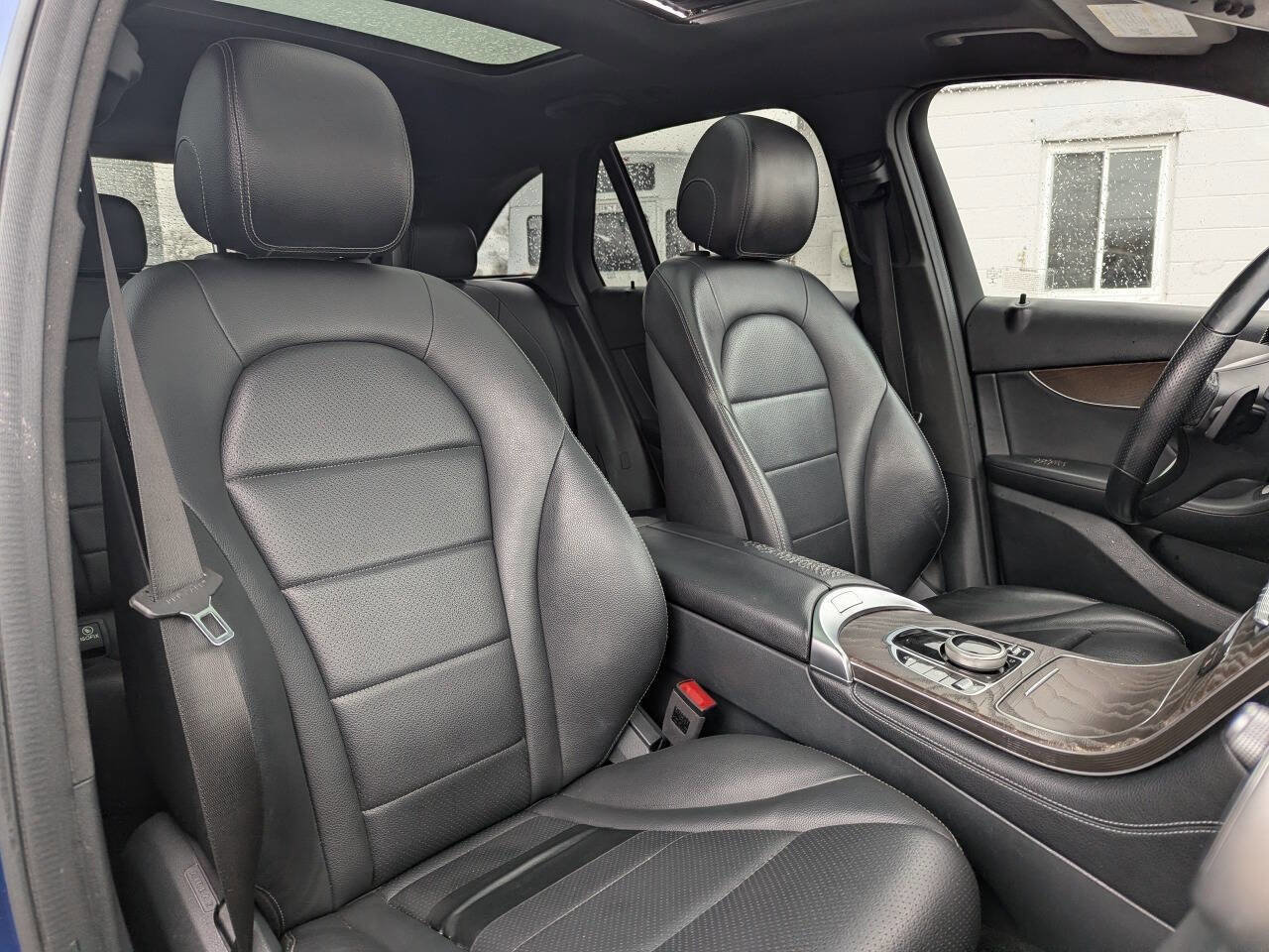 Used 2019 Mercedes-Benz GLC 300 4MATIC image 11