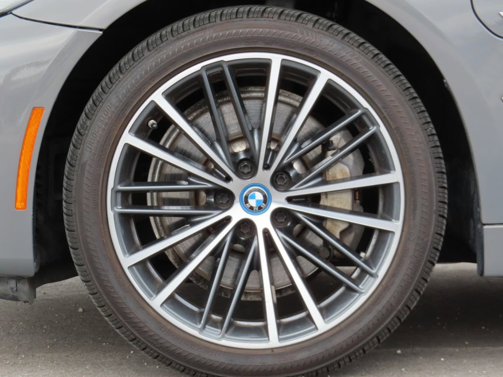 Used 2022 BMW 530e xDrive w/ Premium Package AWD/4WD image 15