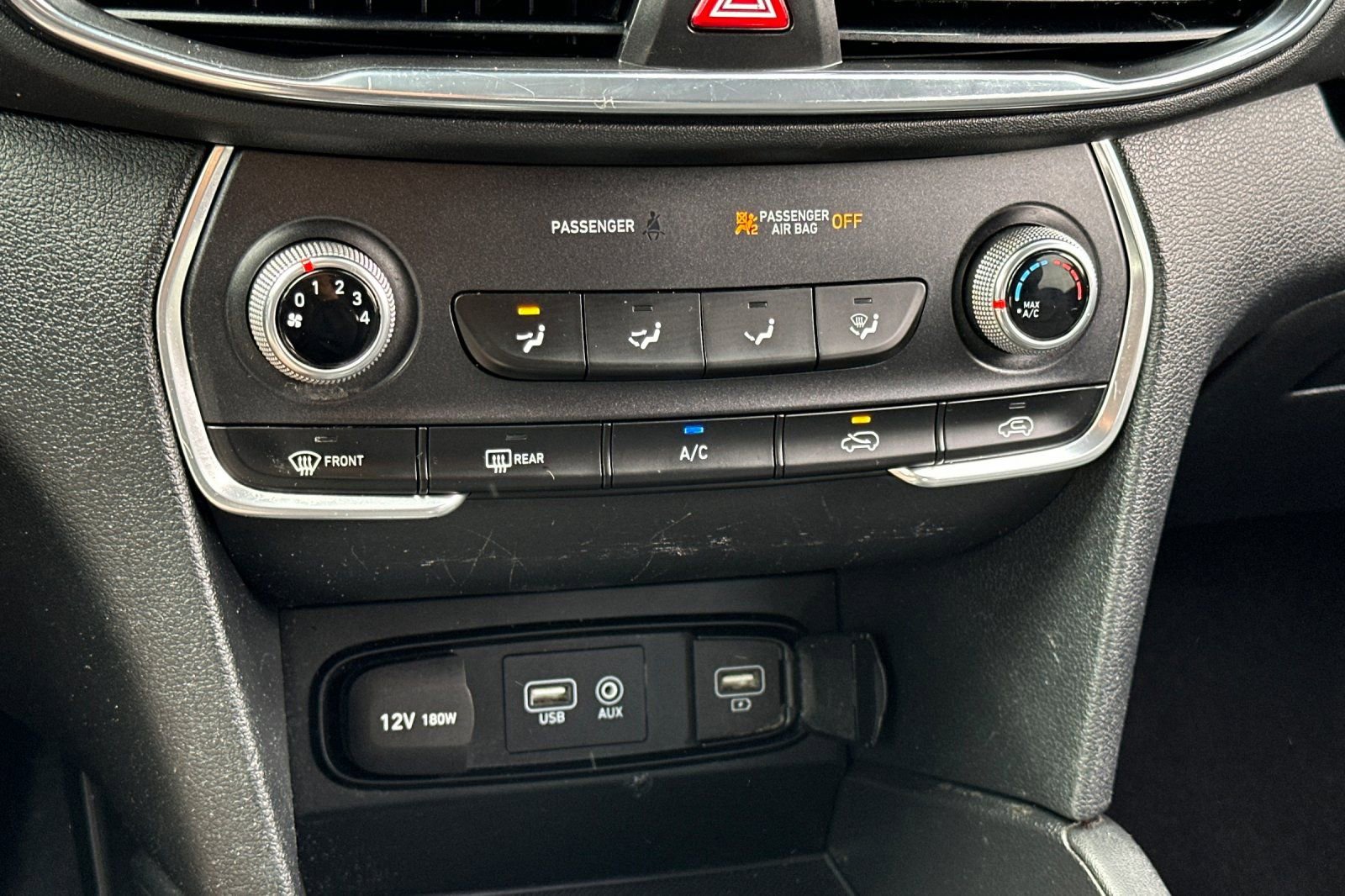 Used 2020 Hyundai Santa Fe SE AWD/4WD image 19