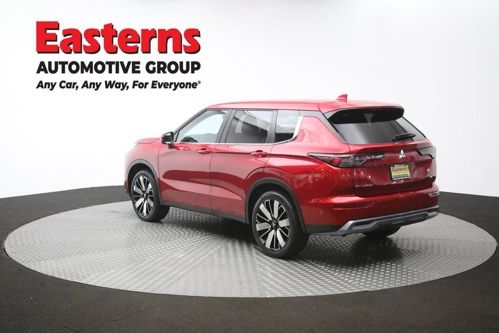 Used 2025 Mitsubishi Outlander AWD image 65