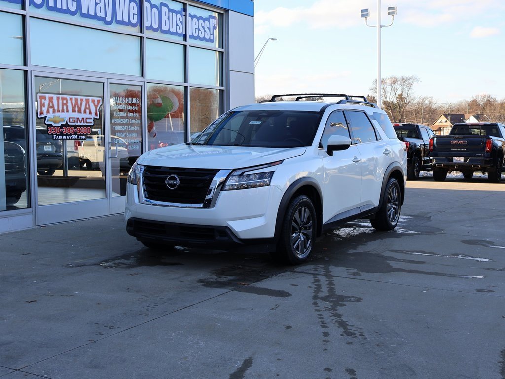 Used 2022 Nissan Pathfinder SV image 6