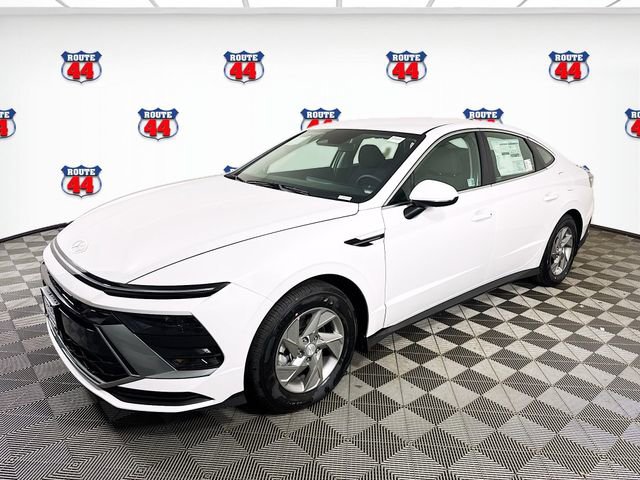Used 2025 Hyundai Sonata SE FWD image 4