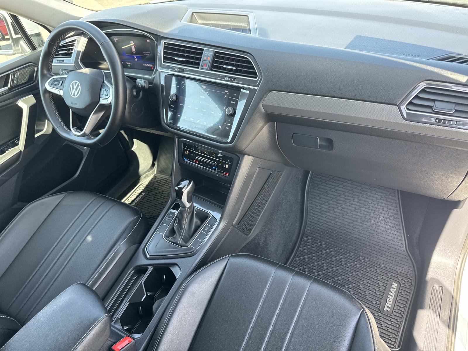Certified 2024 Volkswagen Tiguan SE FWD image 34