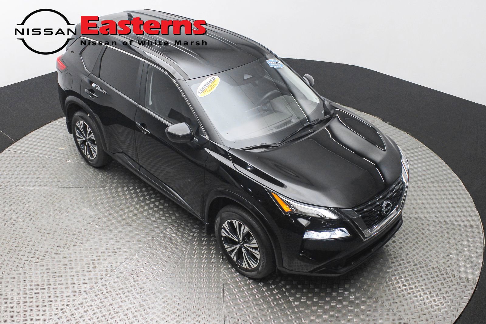 Used 2023 Nissan Rogue SV image 3