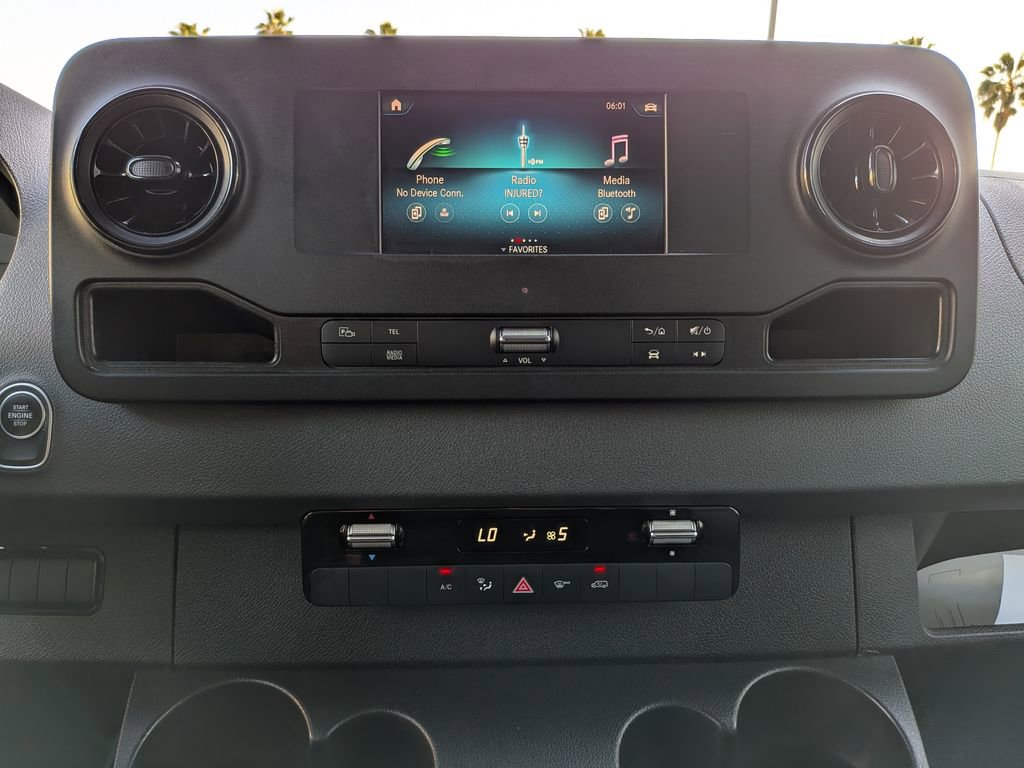 Used 2020 Mercedes-Benz Sprinter 2500 image 14