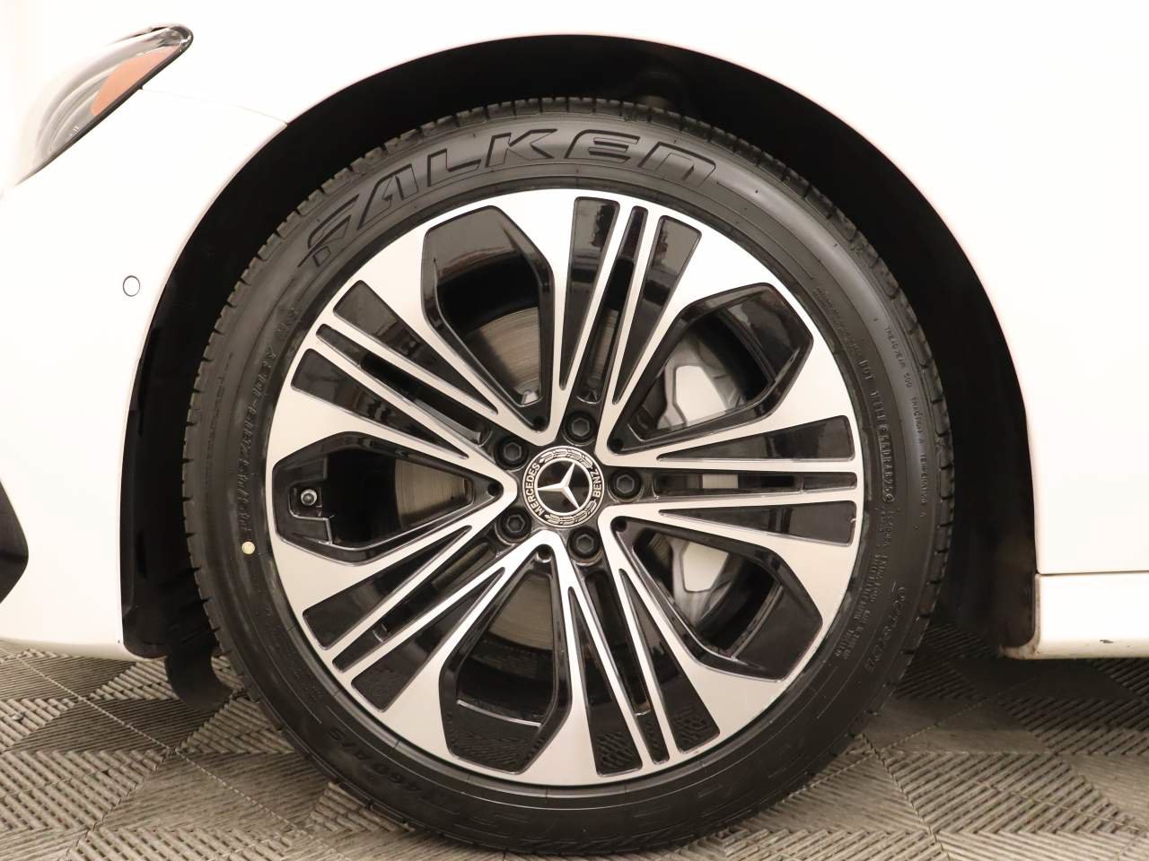 Used 2025 Mercedes-Benz E 350 4MATIC Sedan w/ Winter Package image 6
