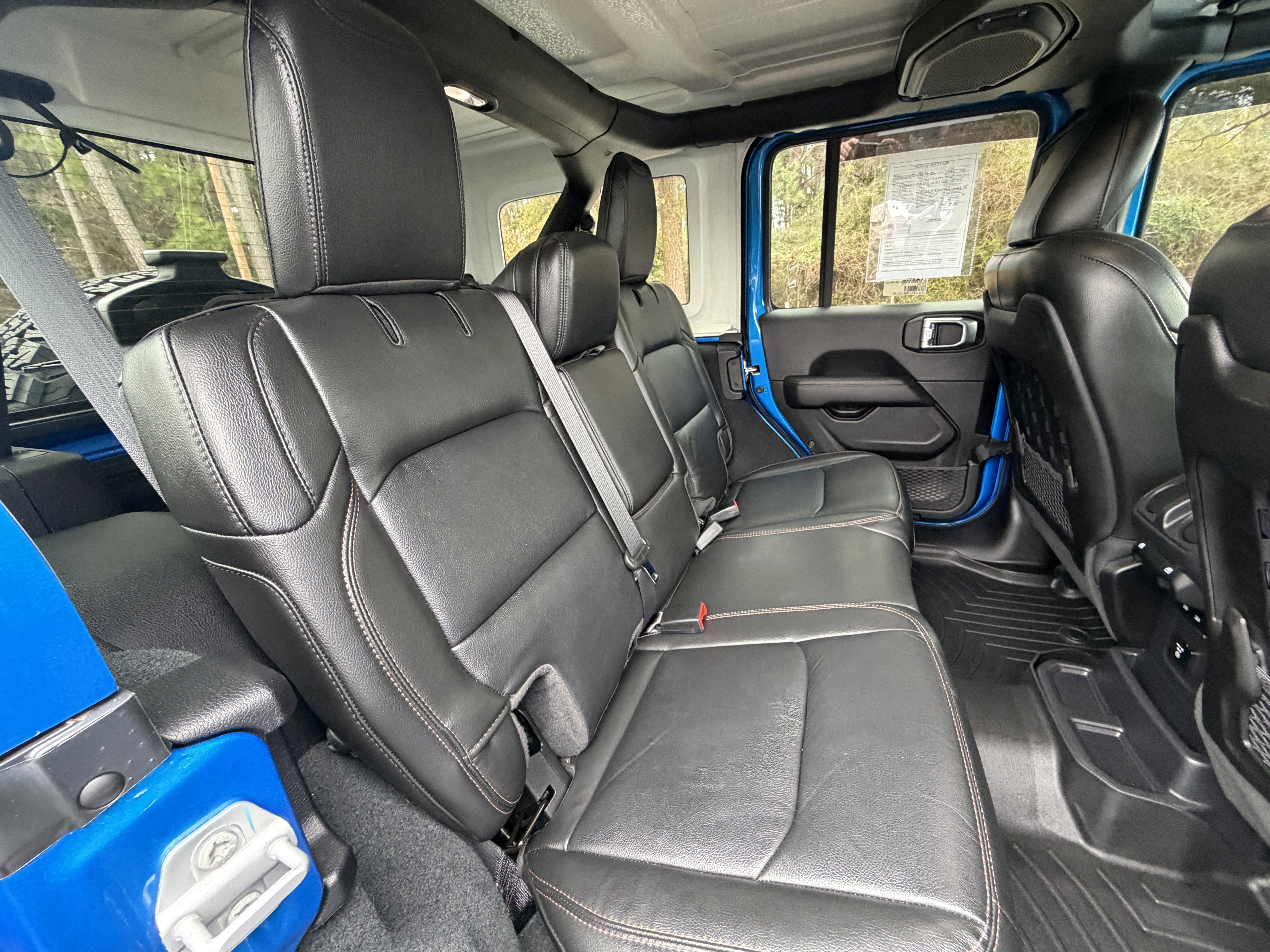 Used 2022 Jeep Wrangler Unlimited Rubicon w/ Xtreme Recon 35" Tire Package AWD/4WD image 18