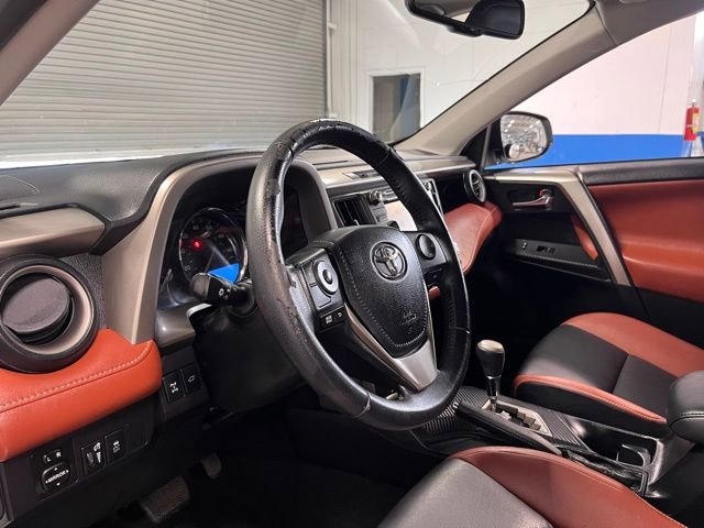 Used 2015 Toyota RAV4 Limited image 22
