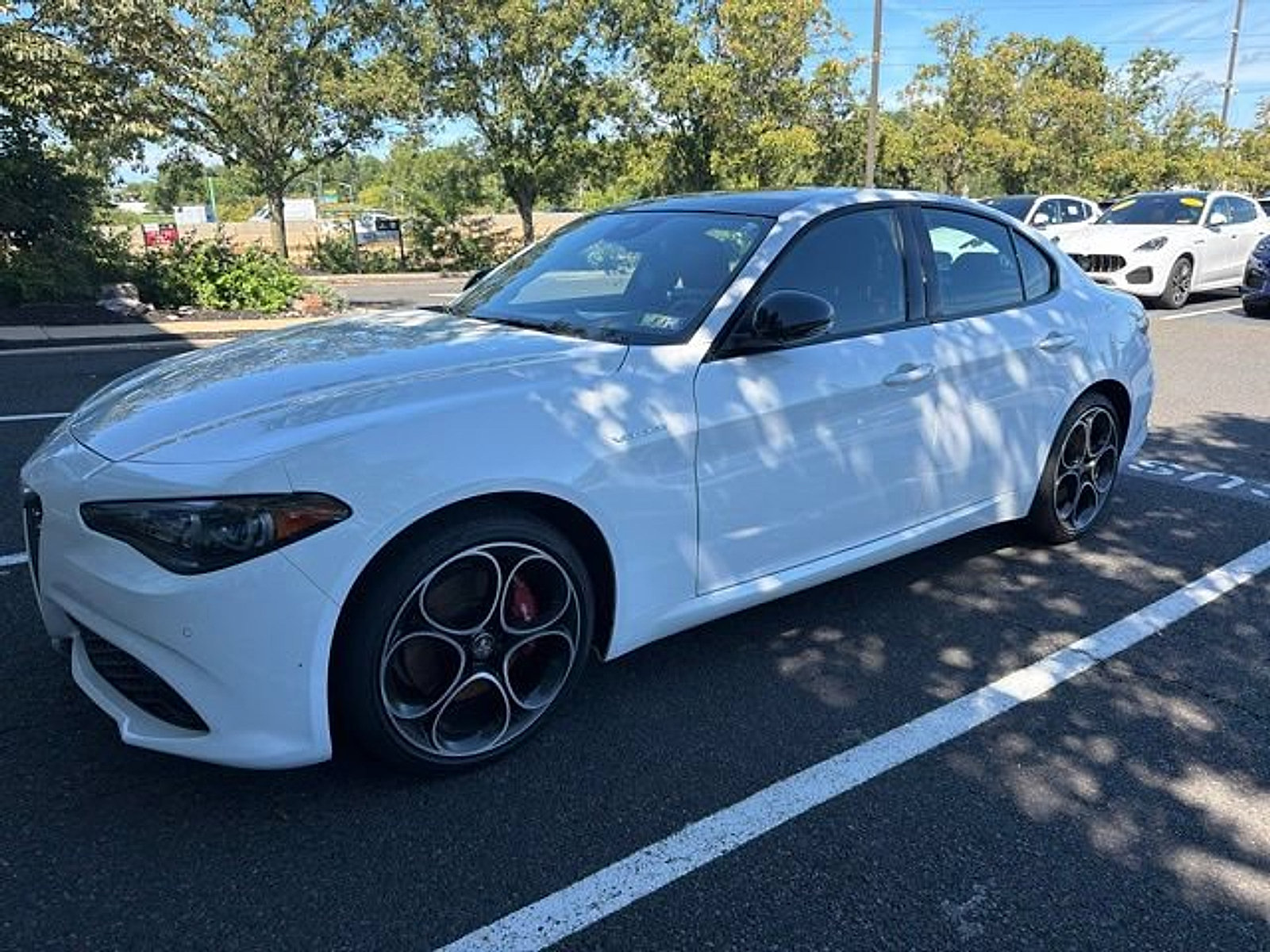 Used 2024 Alfa Romeo Giulia Veloce AWD/4WD image 2