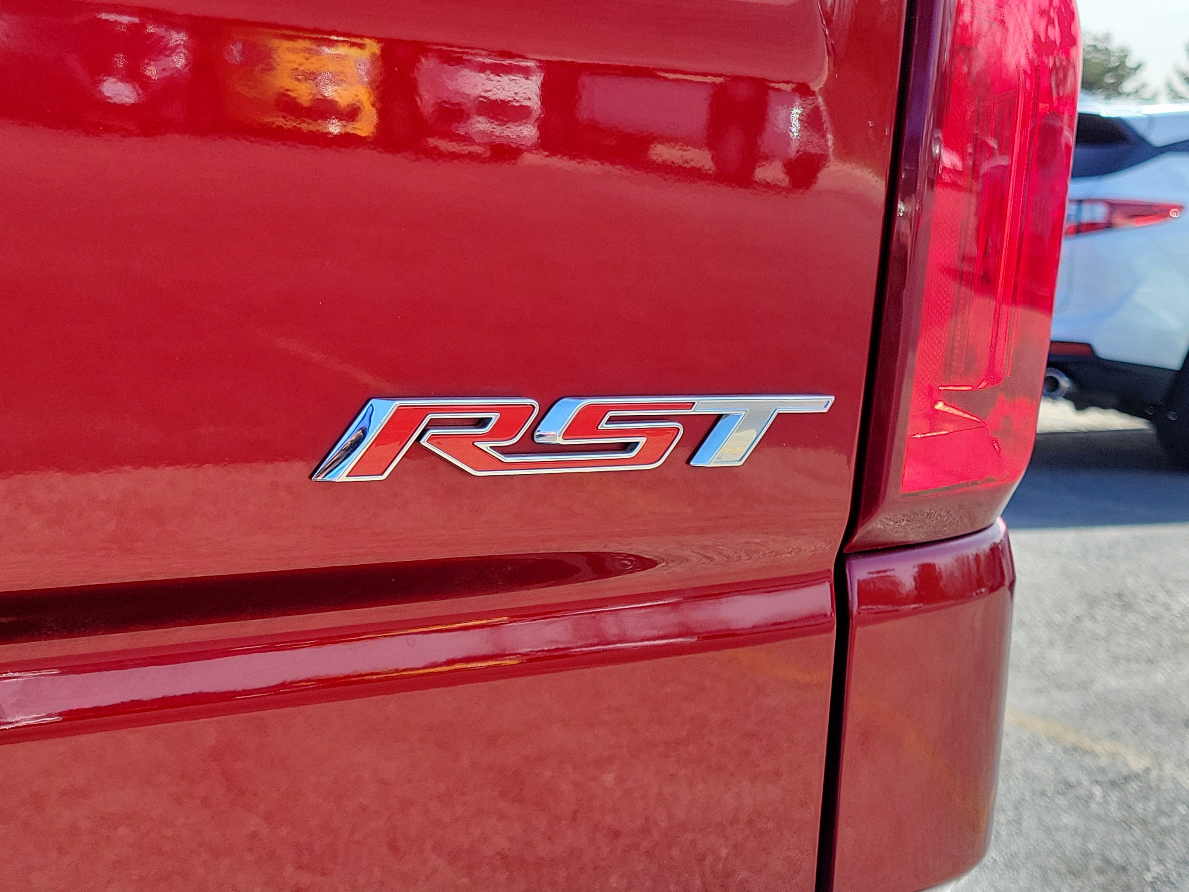 Used 2024 Chevrolet Silverado 1500 RST w/ Z71 Off-Road Package AWD/4WD image 7