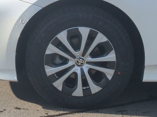 Used 2019 Toyota Prius XLE image 17