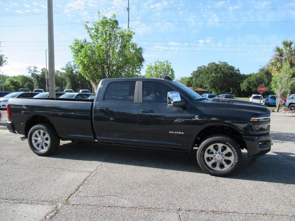 New 2026 RAM 2500 Laramie AWD/4WD image 2