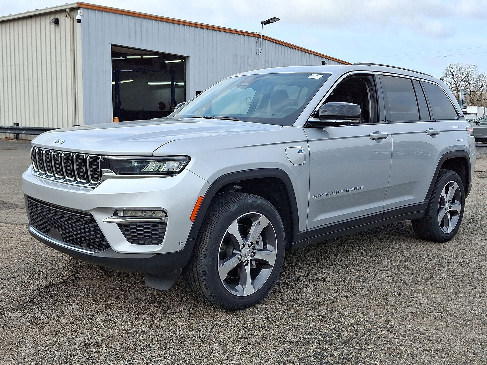 New 2024 Jeep Grand Cherokee Limited 4xe w/ Luxury Tech Group II AWD/4WD image 10