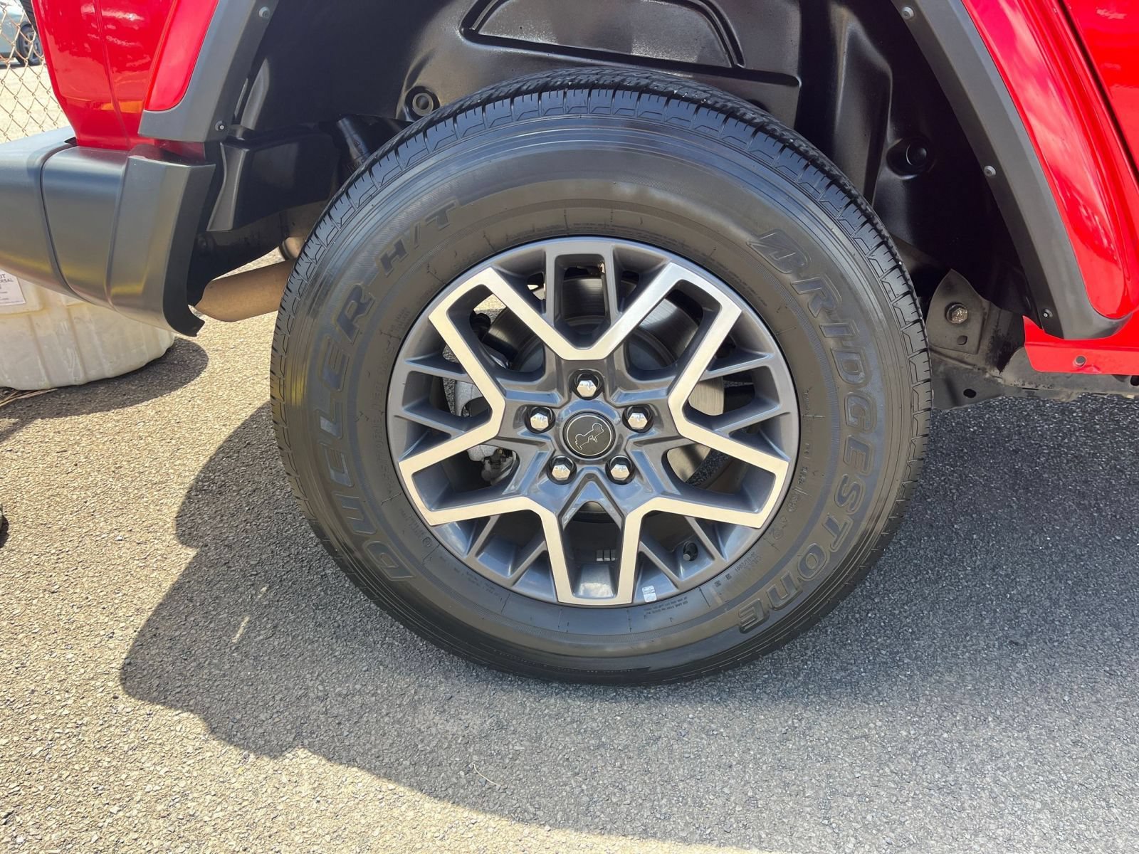 Used 2025 Jeep Wrangler Unlimited Sahara AWD/4WD image 29