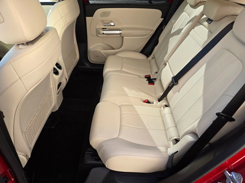 Used 2021 Mercedes-Benz GLB 250 image 14