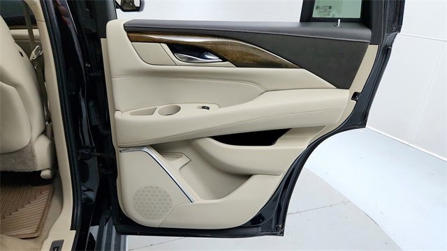 Used 2020 Cadillac Escalade Luxury image 21