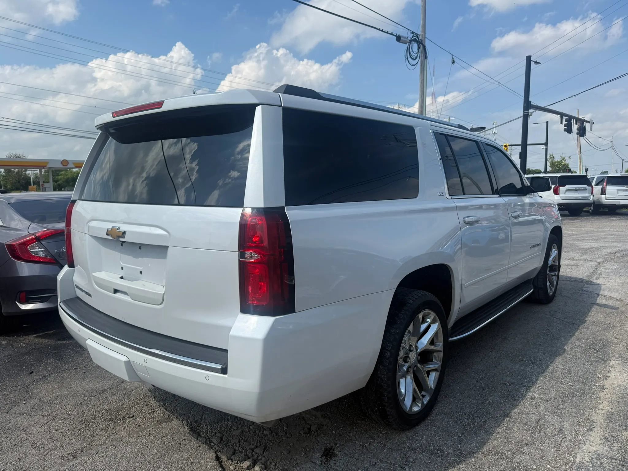 Used 2016 Chevrolet Suburban LTZ AWD/4WD image 6