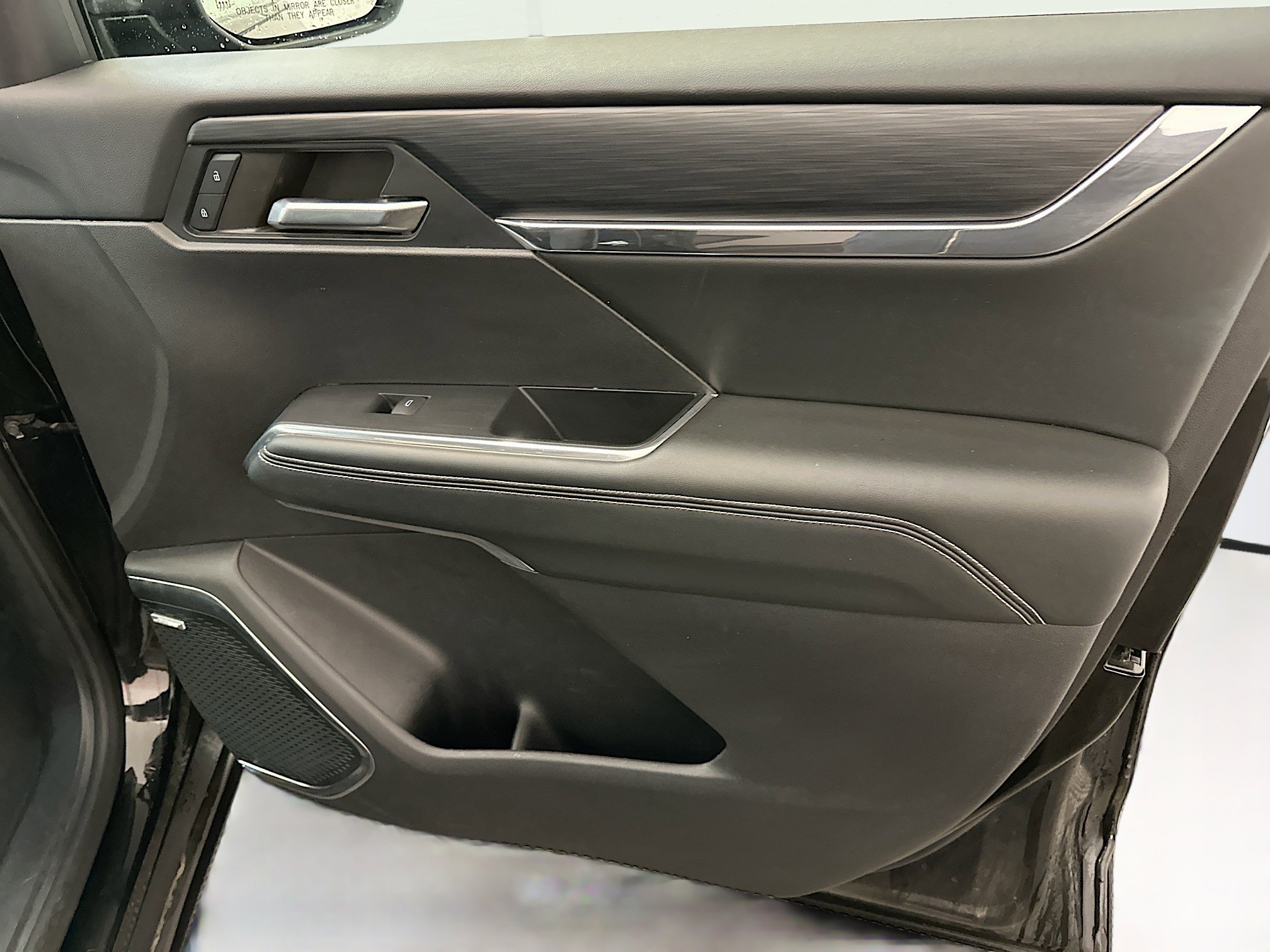 Used 2024 GMC Acadia Elevation image 35