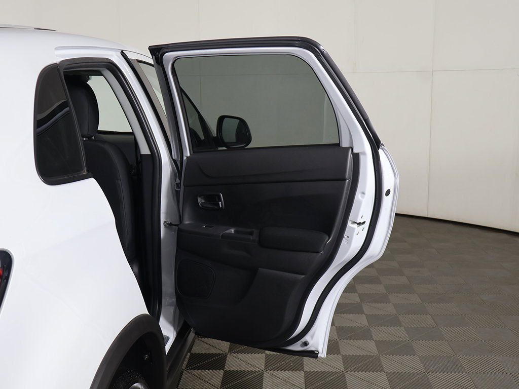 New 2027 Mitsubishi Outlander Sport LE FWD image 18