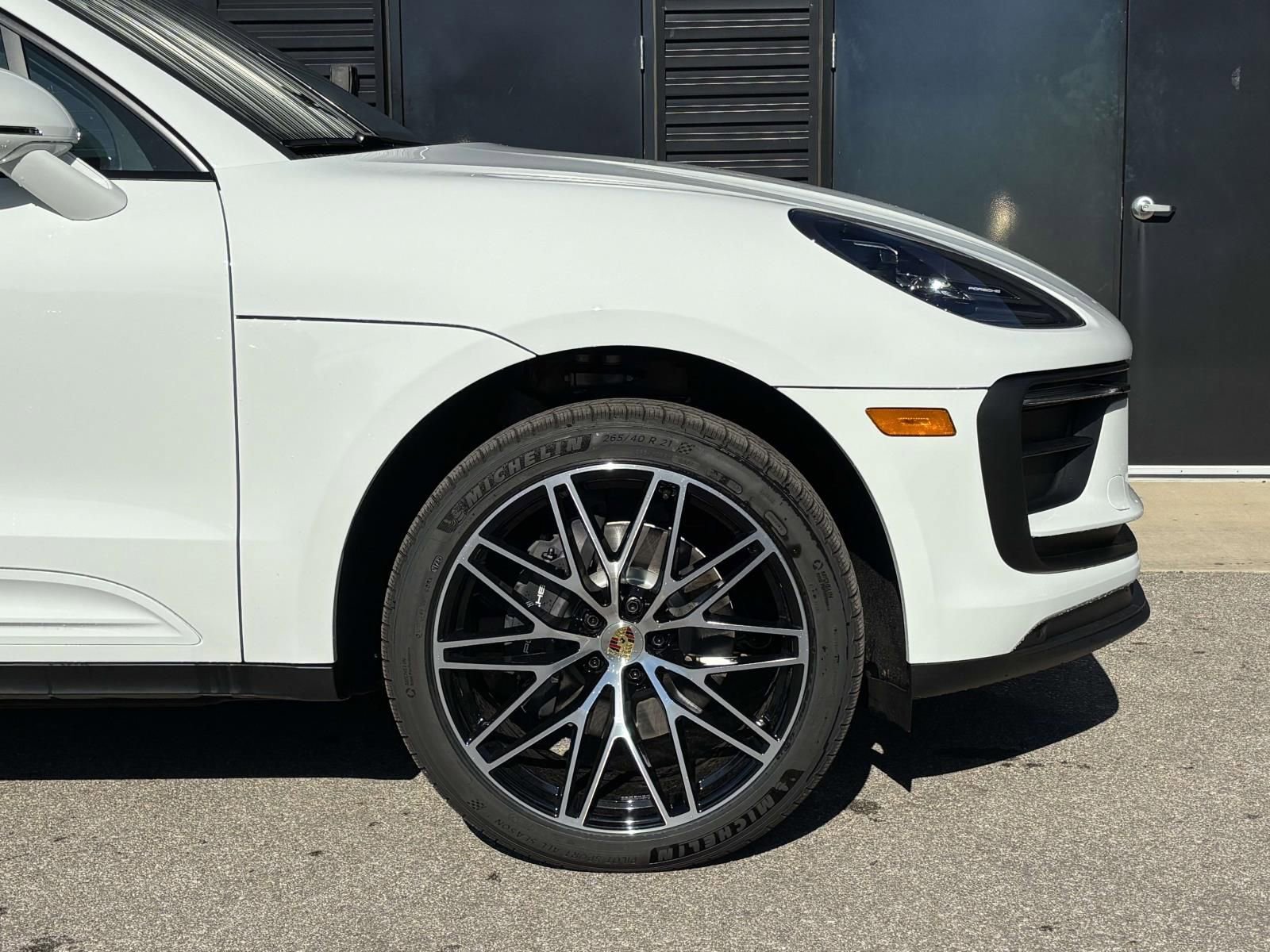 Used 2026 Porsche Macan AWD/4WD image 14