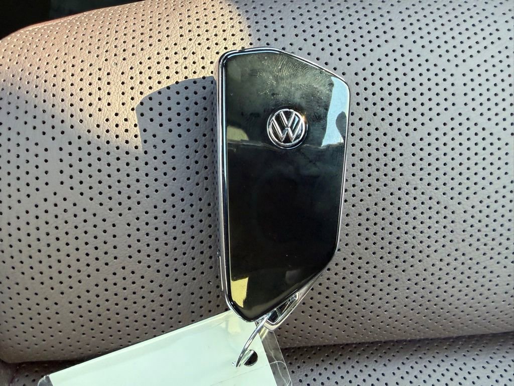 New 2025 Volkswagen ID. Buzz Pro S Plus image 29