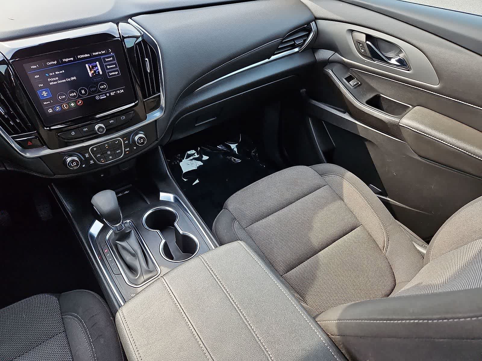 Used 2023 Chevrolet Traverse LT FWD image 12