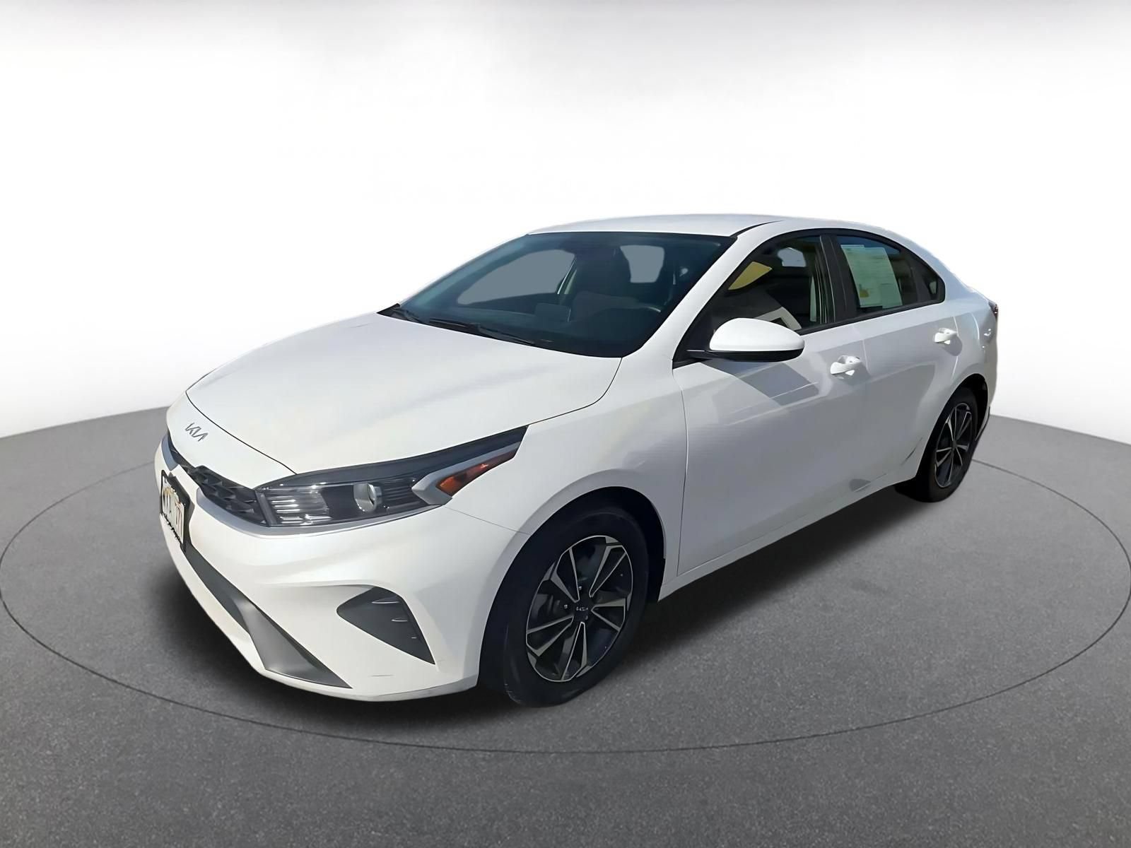 Used 2024 Kia Forte LXS FWD image 7