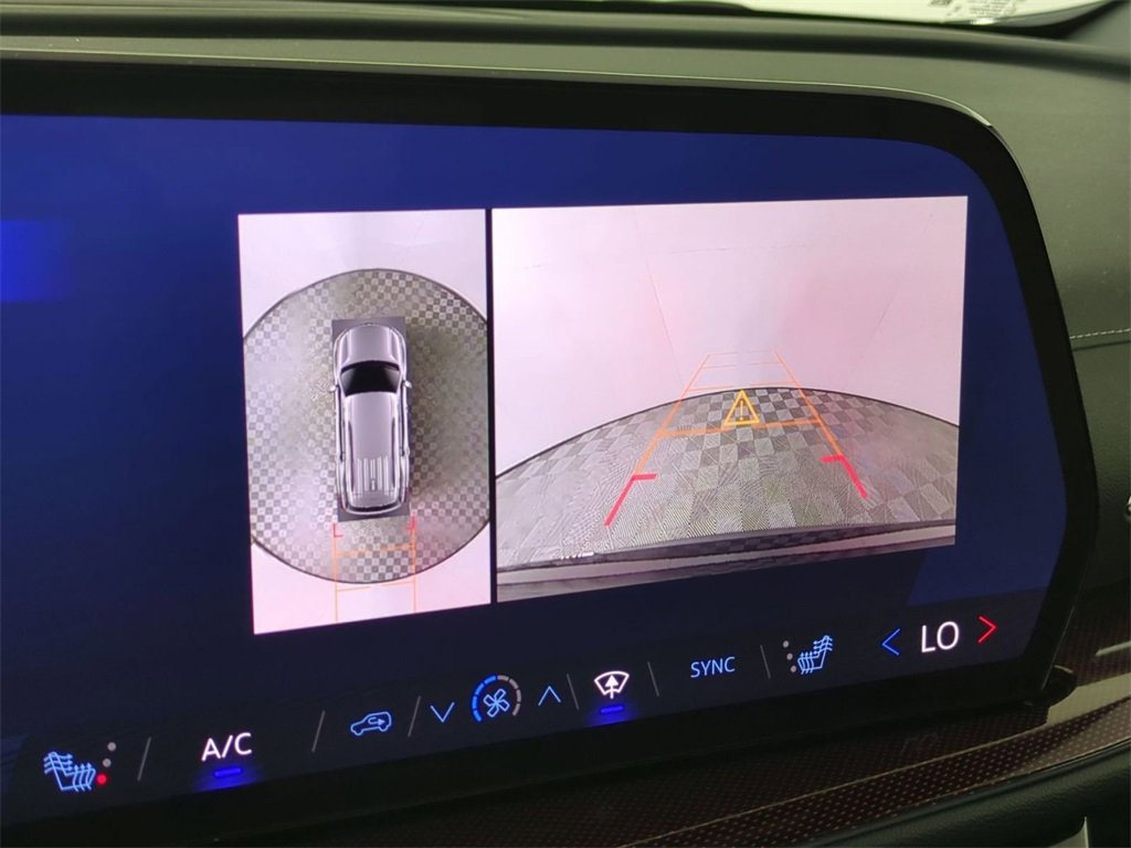 Used 2025 Chevrolet Traverse Z71 w/ Driver Confidence Package image 15