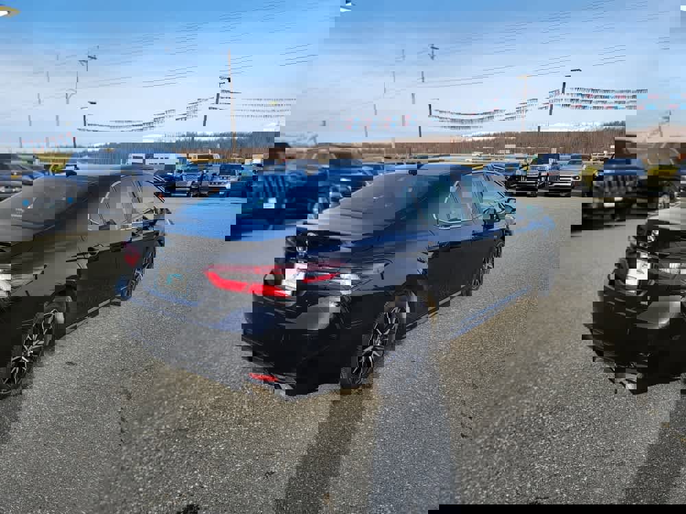 Used 2023 Toyota Camry SE image 5