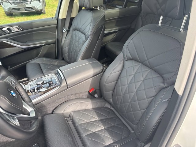 Used 2024 BMW X7 xDrive40i image 76