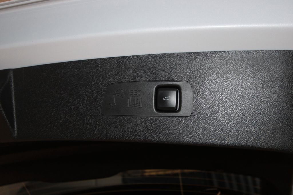 Used 2025 Lincoln Corsair AWD image 41