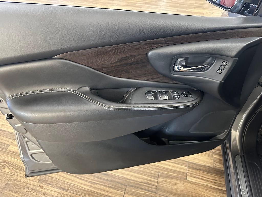 Used 2024 Nissan Murano Platinum image 11