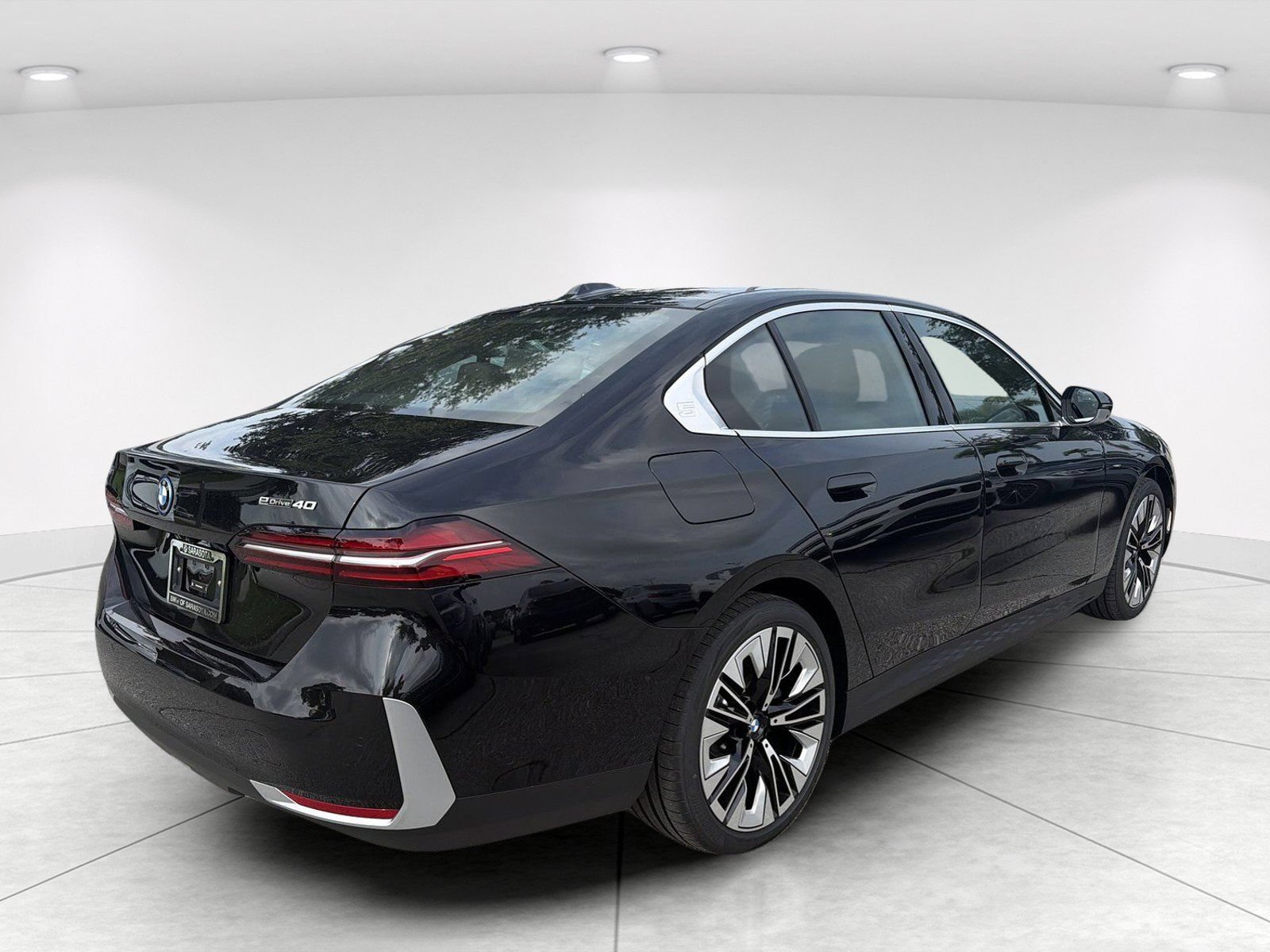 New 2027 BMW i5 eDrive40 w/ Premium Package RWD image 4