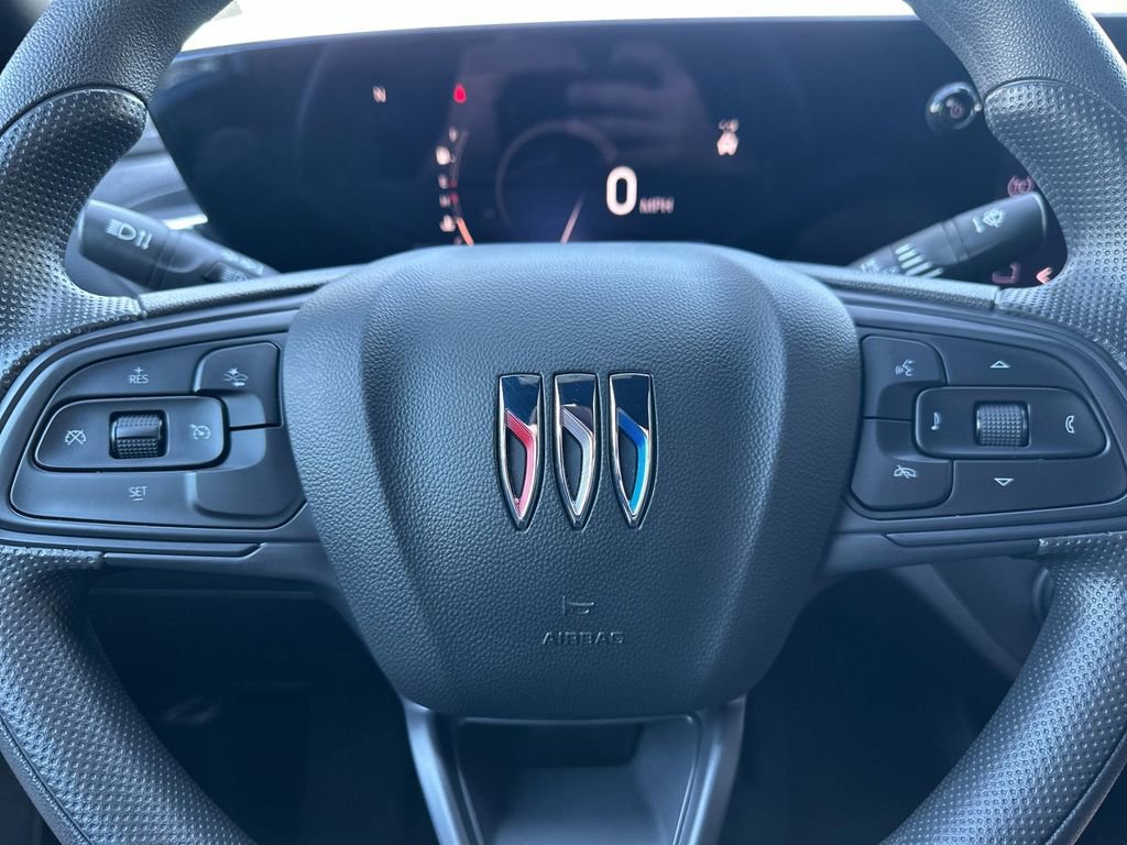 Used 2025 Buick Envista Preferred image 25