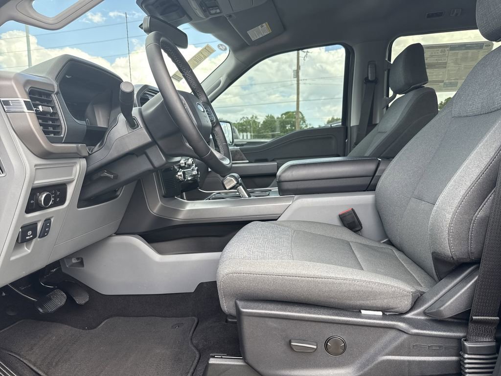 New 2025 Ford F150 Lightning XLT image 12