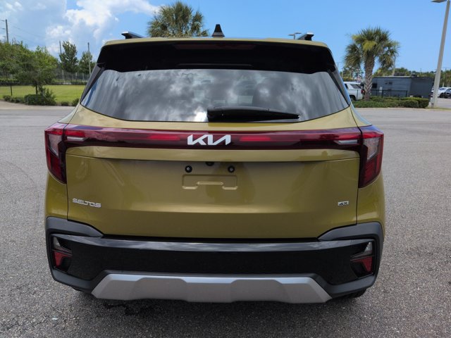 Used 2024 Kia Seltos SX w/ SX Sunroof Package AWD/4WD image 6