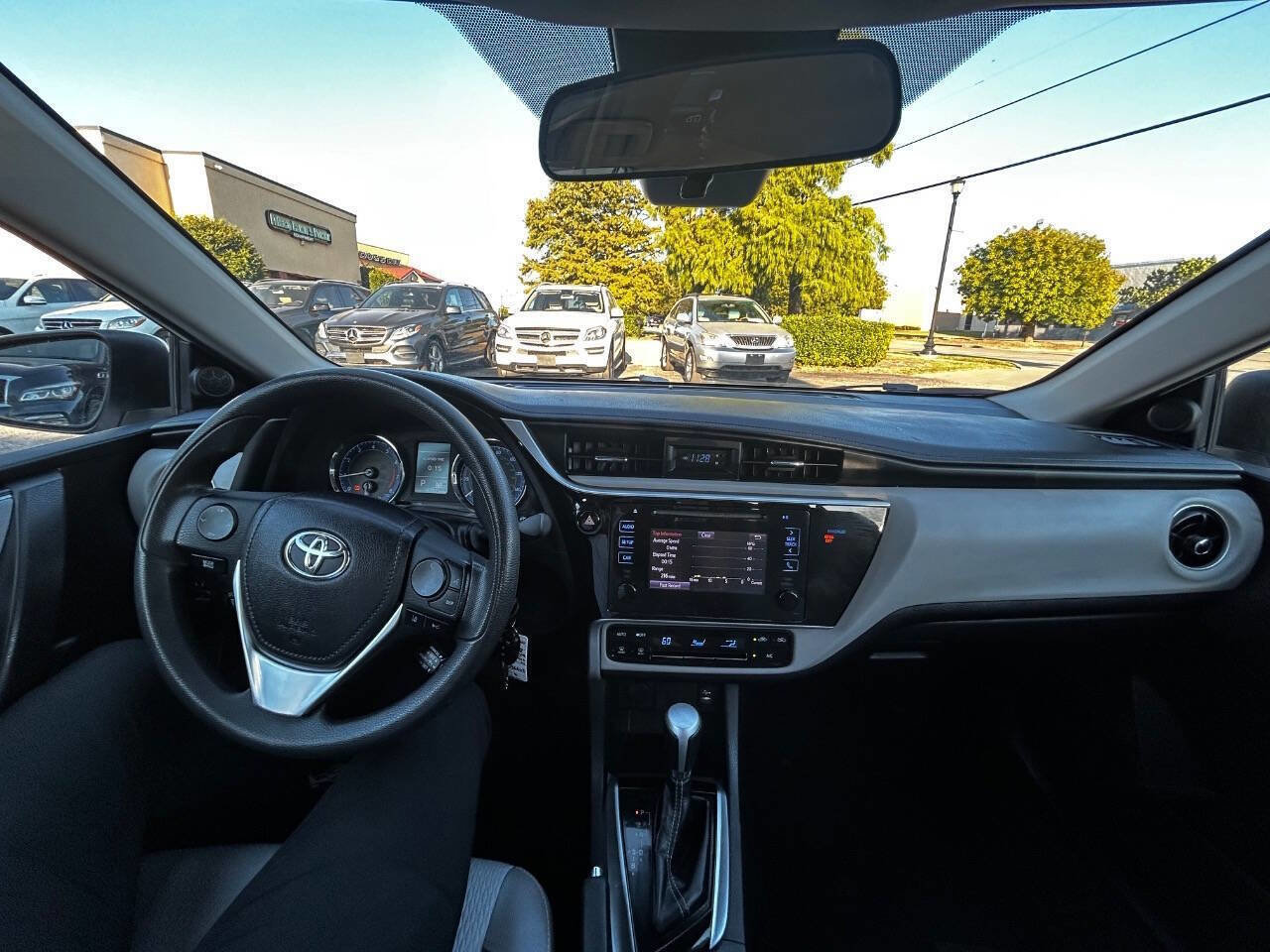 Used 2018 Toyota Corolla LE w/ Carpet Mat Package (TMS) image 17