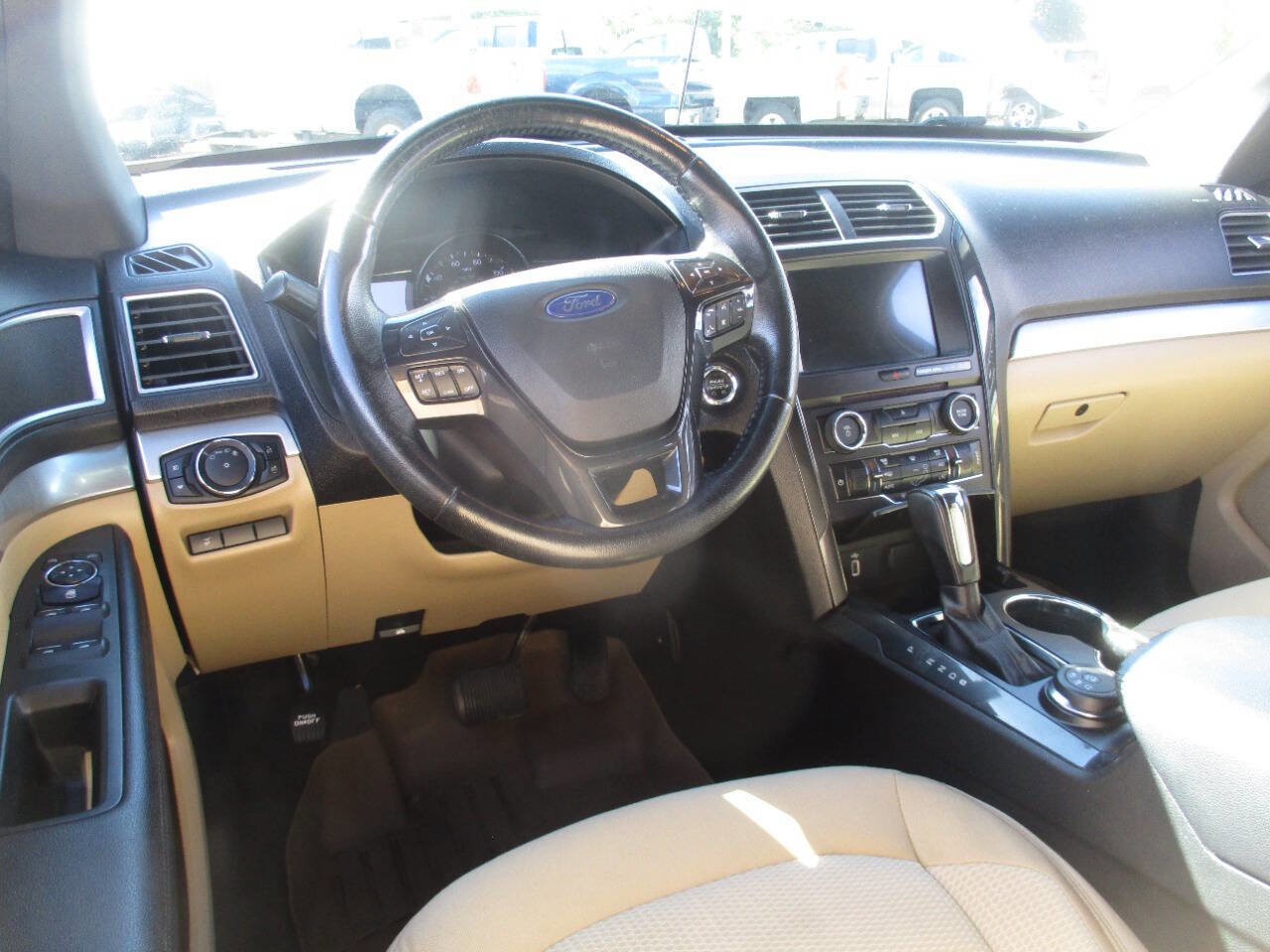Used 2017 Ford Explorer XLT w/ Equipment Group 201A image 39