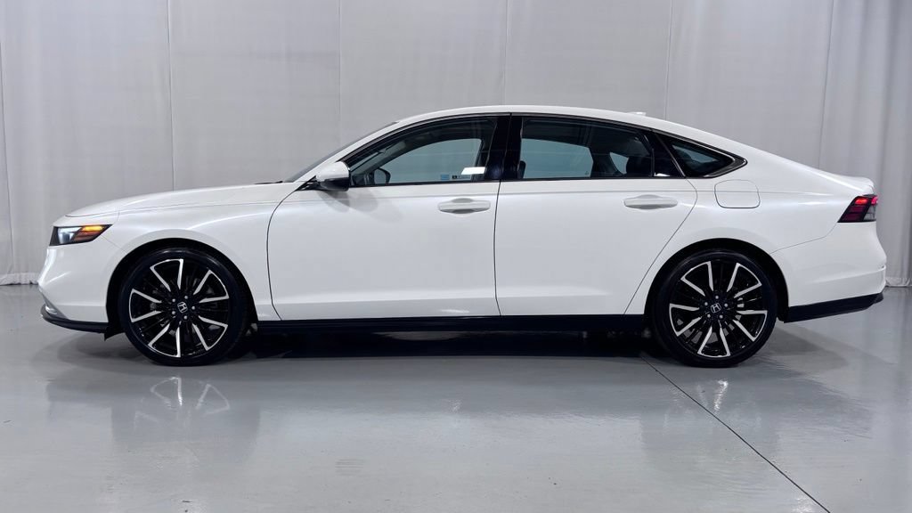 Used 2023 Honda Accord Touring image 9