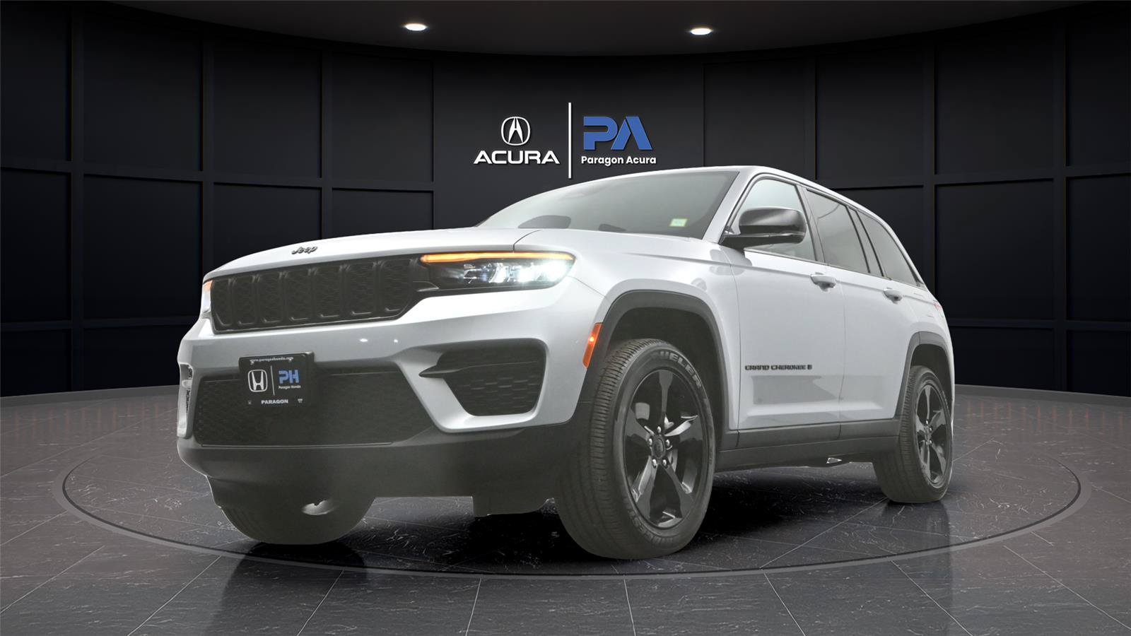 Used 2025 Jeep Grand Cherokee Altitude AWD/4WD image 30