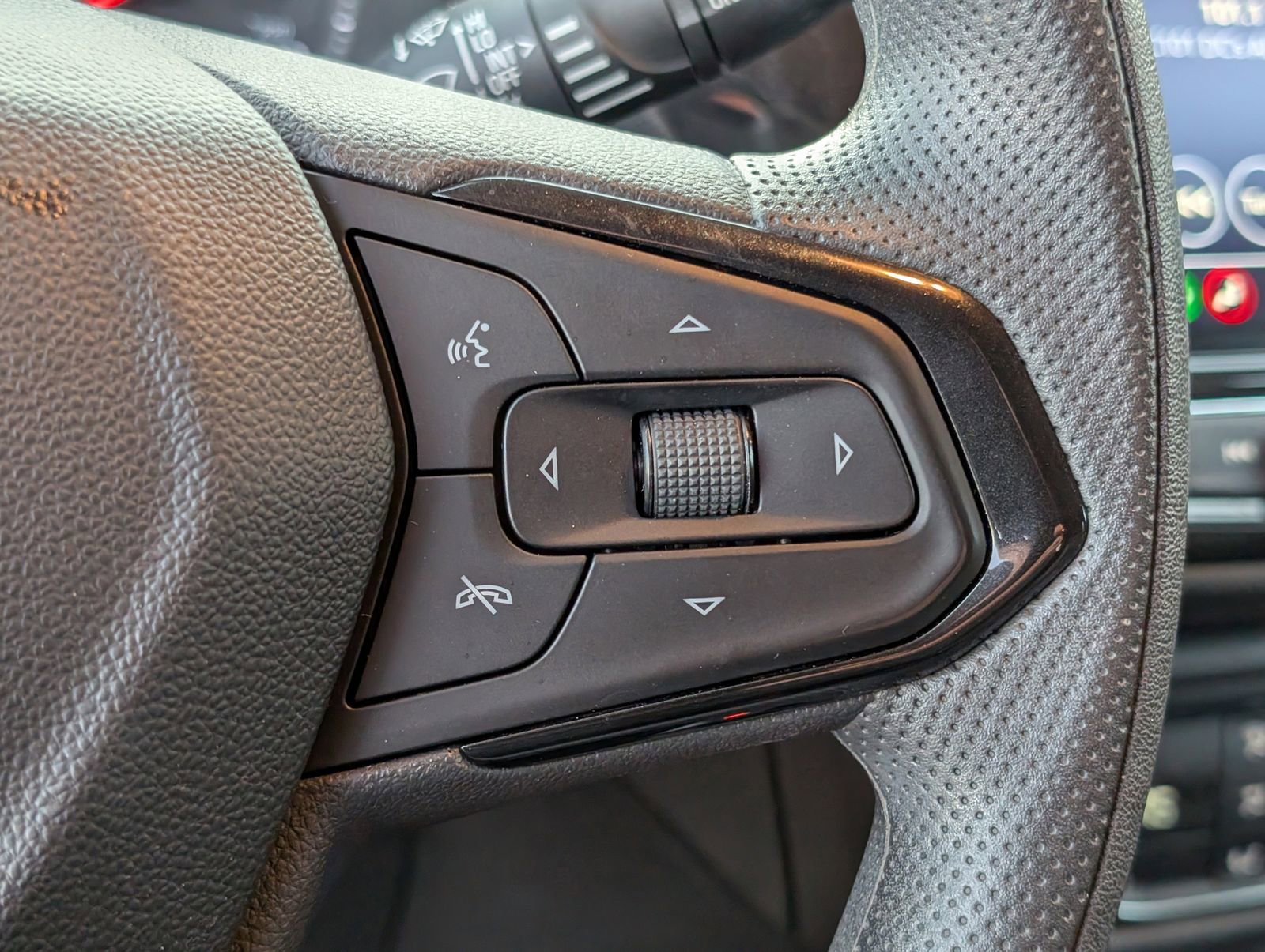 Used 2022 Chevrolet TrailBlazer LT w/ Convenience Package image 22